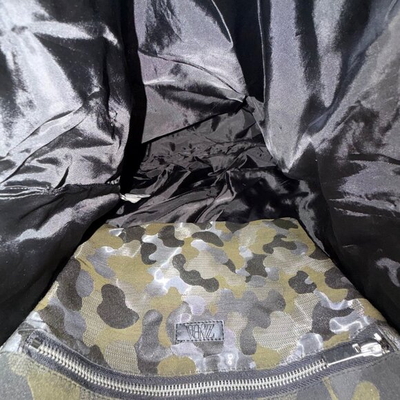 Zara Women’s Black & Green Camouflage Print Nylon Interior Pocket Tote Bag - Picture 5 of 10